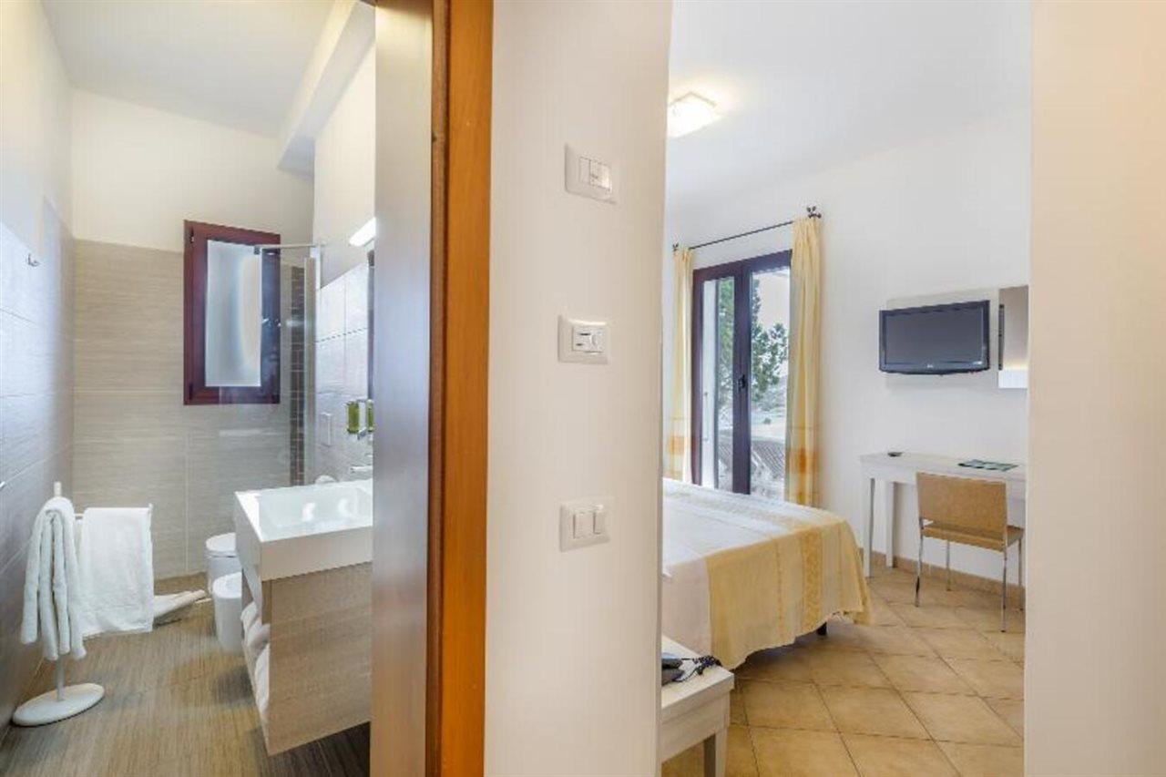 Hotel Mon Repos Baja Sardinia Eksteriør bilde
