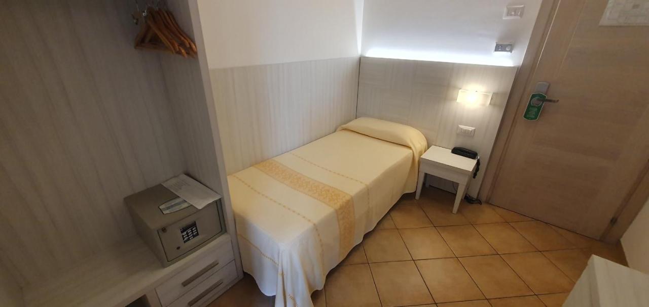 Hotel Mon Repos Baja Sardinia Eksteriør bilde